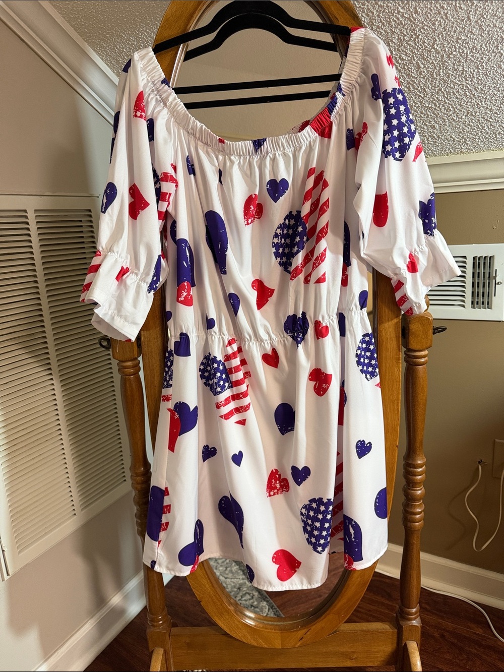 Women’s White Off-Shoulder Heart Print Tunic NWOT